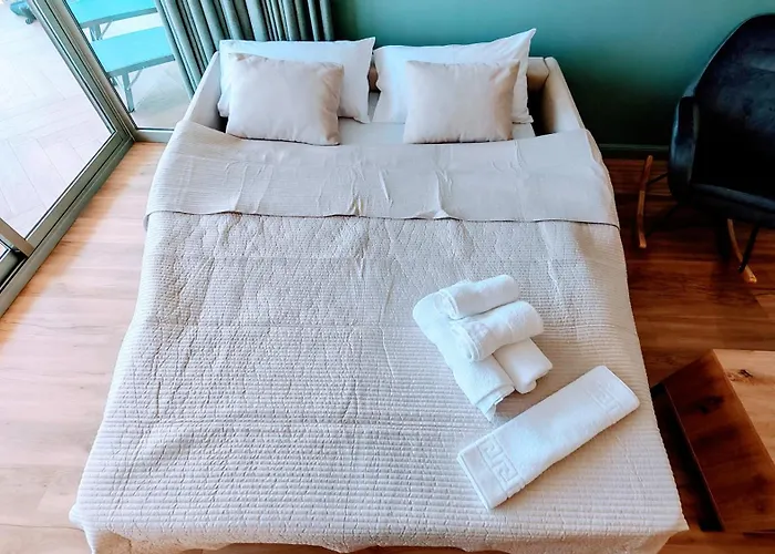 Skyline 16 Apartment