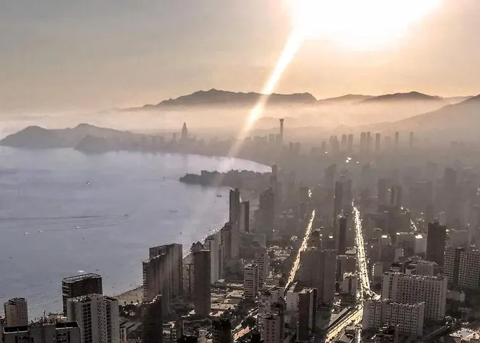 Skyline 16 Apartment *